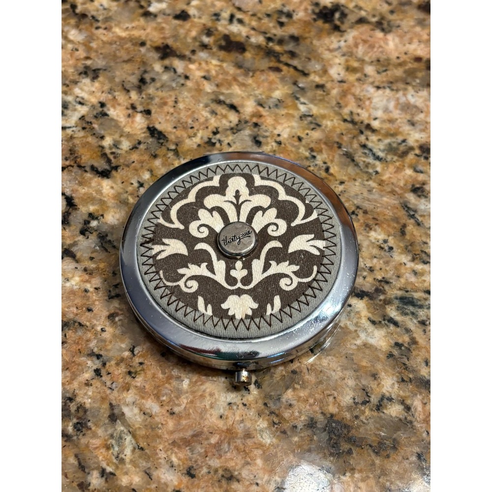 Thirty-one Compact Mirror